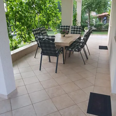 Apartment Jureta *