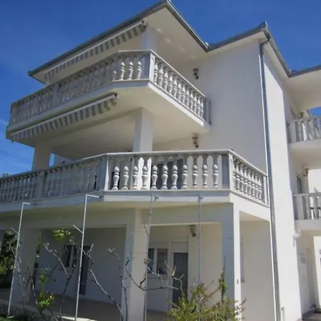 Apartment Jureta *